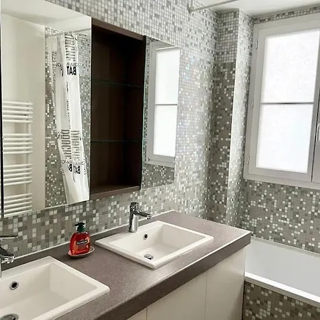 Constantinople * Париж